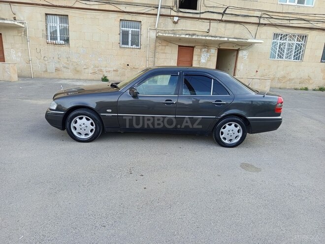 Mercedes C 220 1995, 228,000 km - 2.2 l - Bakı