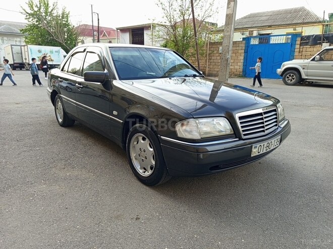 Mercedes C 220 1995, 228,000 km - 2.2 l - Bakı