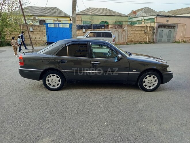 Mercedes C 220 1995, 228,000 km - 2.2 l - Bakı