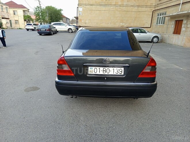 Mercedes C 220 1995, 228,000 km - 2.2 l - Bakı