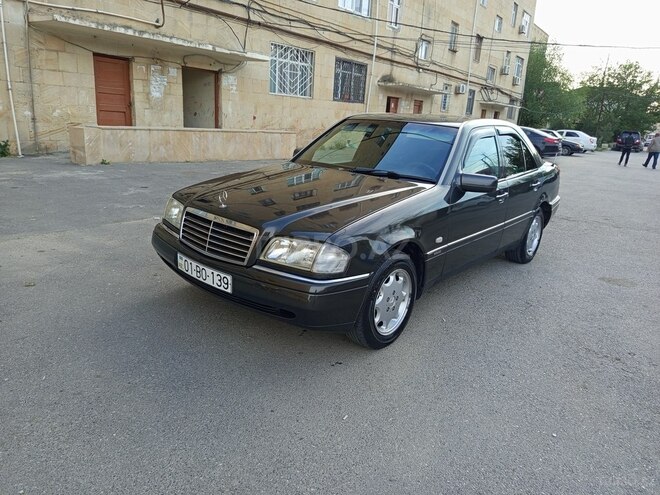 Mercedes C 220 1995, 228,000 km - 2.2 l - Bakı