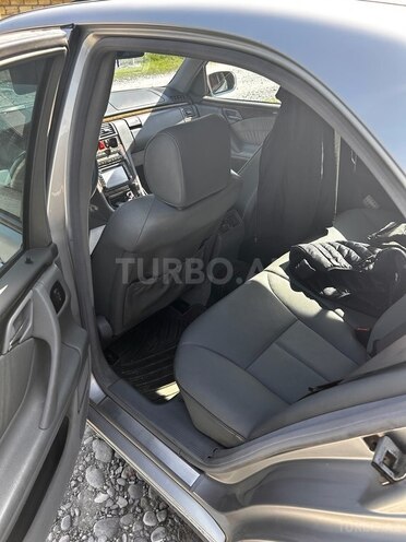 Mercedes E 320 2000, 254,444 km - 3.2 l - Bərdə