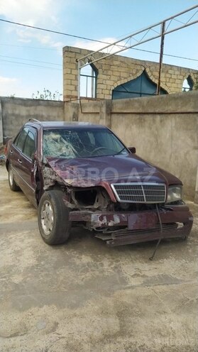 Mercedes C 220 1996, 286,600 km - 2.2 l - Tovuz