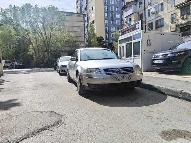 Volkswagen Passat 2001, 329,000 km - 2.0 l - Bakı