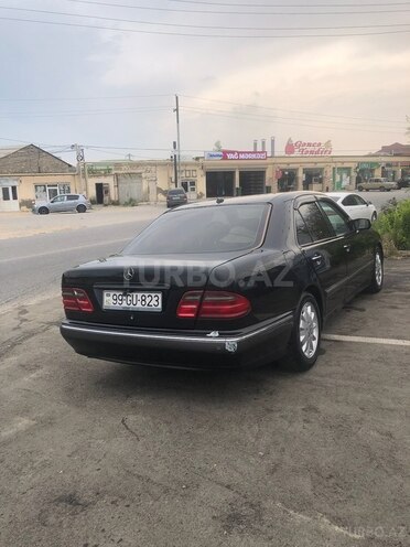 Mercedes E 240 2001, 345,000 km - 2.6 l - Bakı