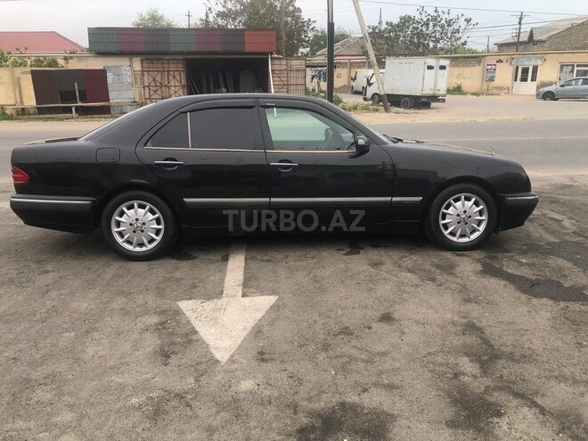 Mercedes E 240 2001, 345,000 km - 2.6 l - Bakı