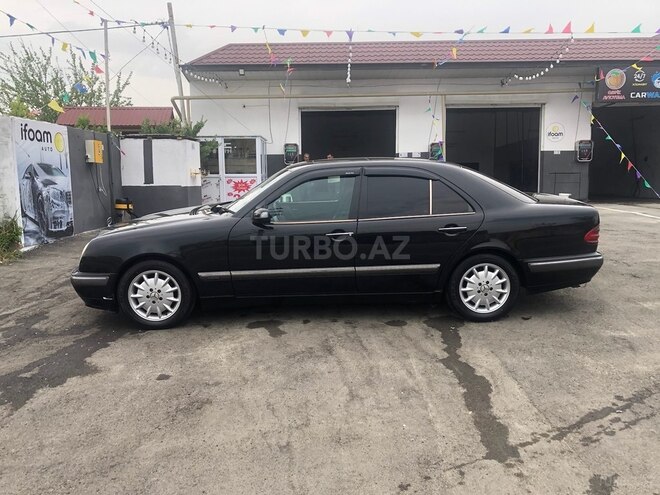 Mercedes E 240 2001, 345,000 km - 2.6 l - Bakı