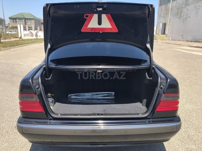 Mercedes E 240 2001, 345,000 km - 2.6 l - Bakı
