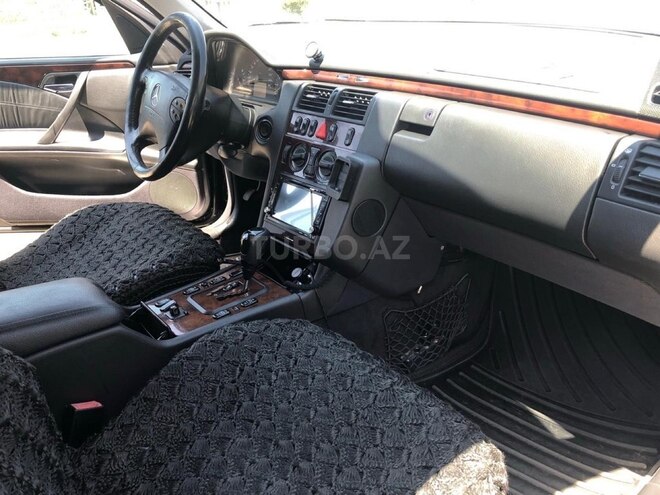 Mercedes E 240 2001, 345,000 km - 2.6 l - Bakı