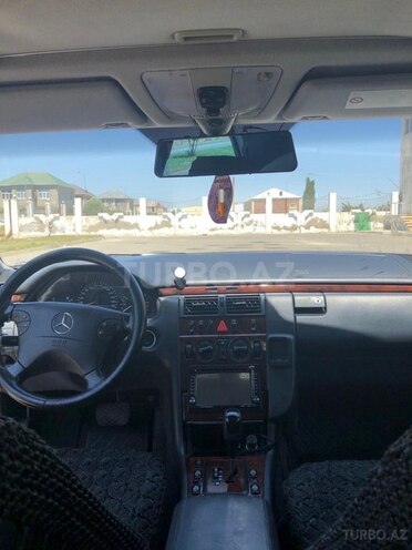 Mercedes E 240 2001, 345,000 km - 2.6 l - Bakı