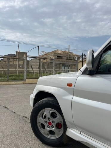 Mitsubishi Pajero io 2000, 223,000 km - 2.0 l - Bakı