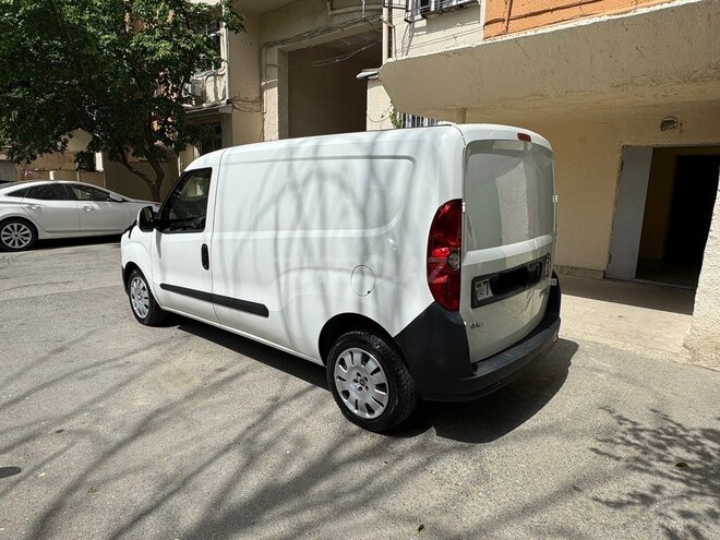 Fiat Doblo 2014, 240,111 km - 1.6 л - Bakı