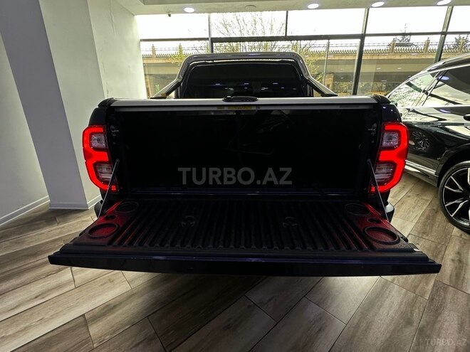 Toyota Hilux 2020, 177,000 km - 2.4 l - Bakı