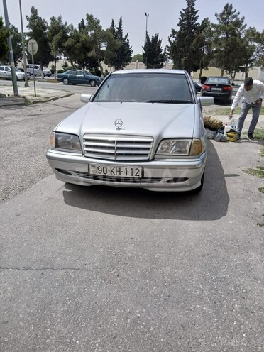 Mercedes C 180 1999, 380,000 km - 1.8 л - Sumqayıt