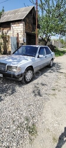 Mercedes 190-4
