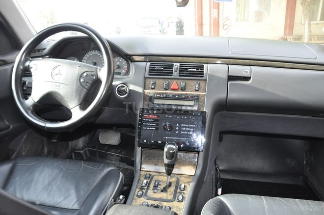 Mercedes E 280 2001, 283,000 km - 2.8 l - Bakı