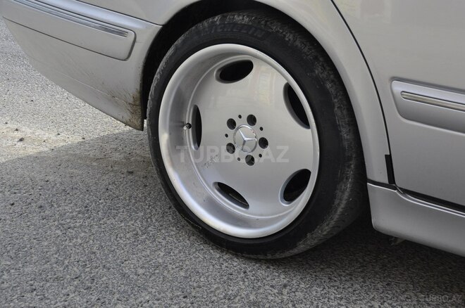 Mercedes E 280 2001, 283,000 km - 2.8 l - Bakı