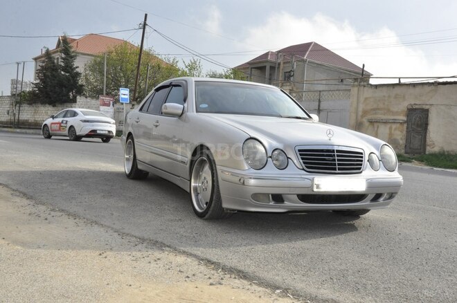 Mercedes E 280 2001, 283,000 km - 2.8 l - Bakı