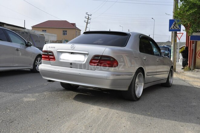 Mercedes E 280 2001, 283,000 km - 2.8 l - Bakı