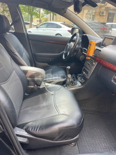 Toyota Avensis 2005, 289,000 km - 2.0 l - Bakı