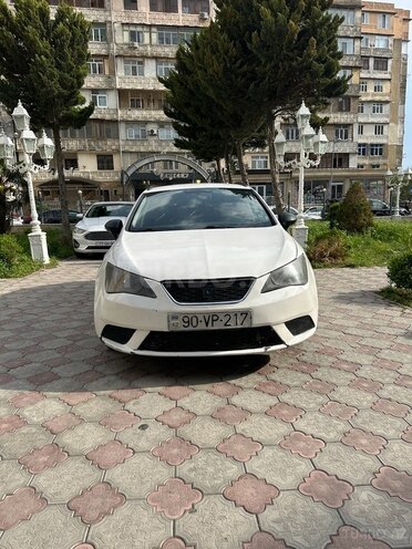SEAT Ibiza-1