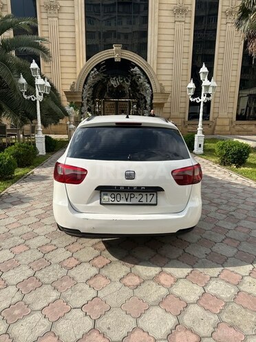 SEAT Ibiza-4