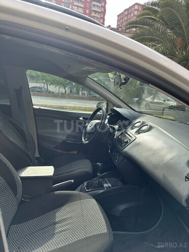 SEAT Ibiza-9