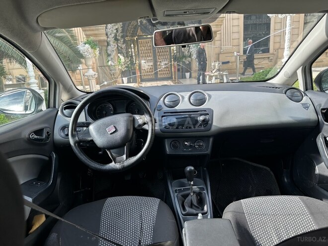 SEAT Ibiza-11