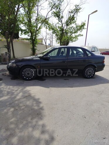Opel Vectra 1997, 250,000 km - 1.6 l - Bakı