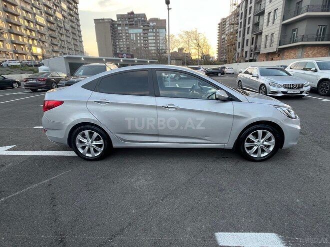 Hyundai Accent 2012, 220,000 km - 1.6 л - Bakı