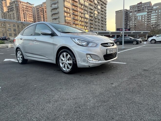 Hyundai Accent 2012, 220,000 km - 1.6 л - Bakı