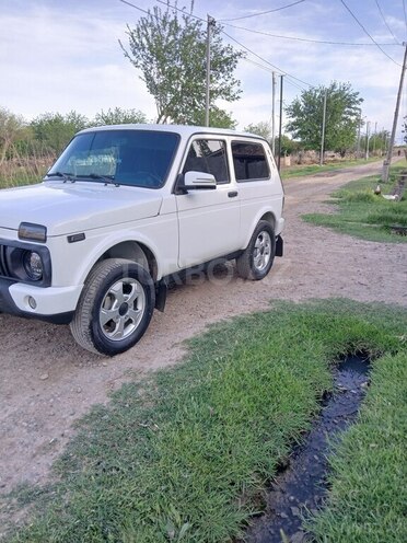LADA (VAZ) Niva 2016, 104,360 km - 1.7 l - Samux