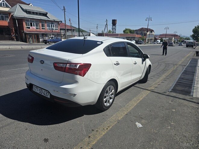 Kia Rio 2015, 193,121 km - 1.6 л - Bakı