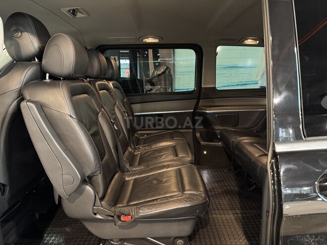 Mercedes V 220-13