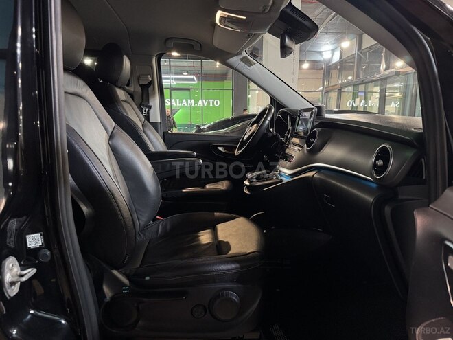 Mercedes V 220-9