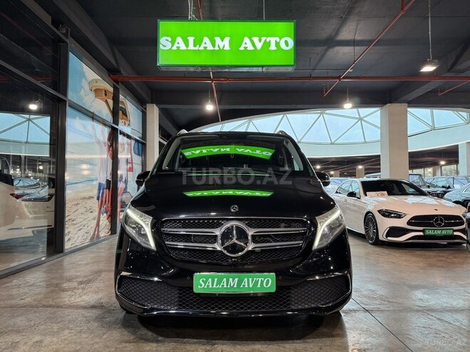 Mercedes V 220-2
