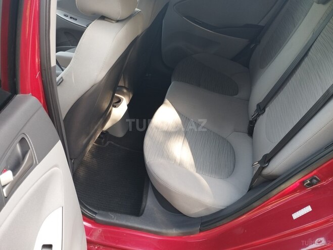 Hyundai Accent 2015, 40,400 km - 1.6 l - 