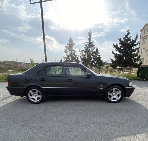 Mercedes C 220 1995, 250,000 km - 2.2 л - Bakı