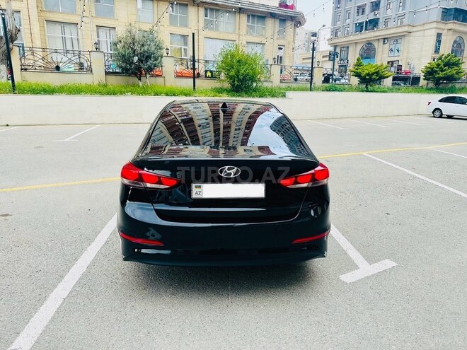 Hyundai Elantra 2018, 108,000 km - 2.0 l - Bakı