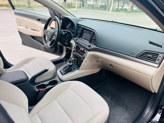 Hyundai Elantra 2018, 108,000 km - 2.0 l - Bakı