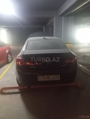 Opel Astra 2018, 130,000 km - 1.4 l - Naxçıvan