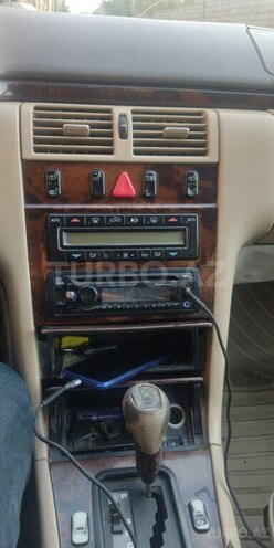 Mercedes E 230 1995, 338,888 km - 2.3 l - Bakı