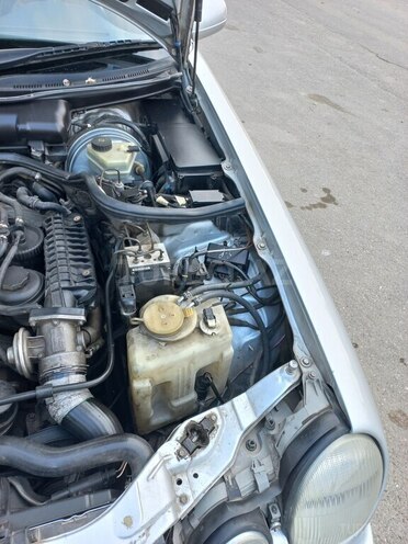 Mercedes E 270 1999, 335,000 km - 2.7 l - Hacıqabul