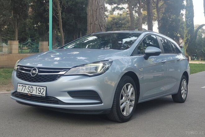 Opel Astra 2018, 197,220 km - 1.6 l - Bakı