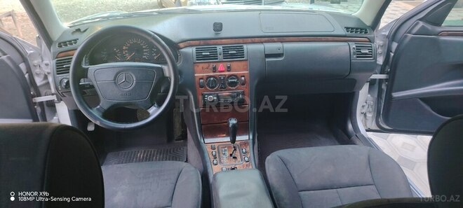 Mercedes C 200 1998, 331,579 km - 2.0 l - Ağcabədi
