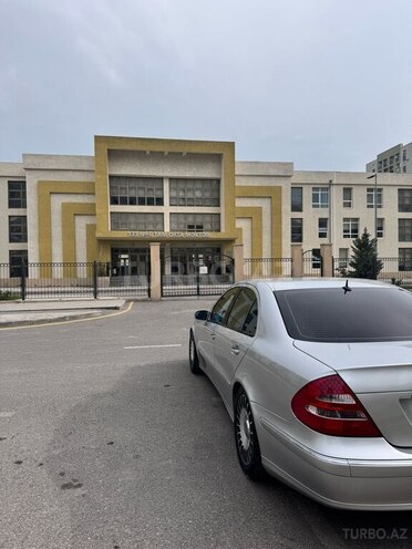Mercedes E 320 2004, 326,000 km - 3.2 l - Bakı