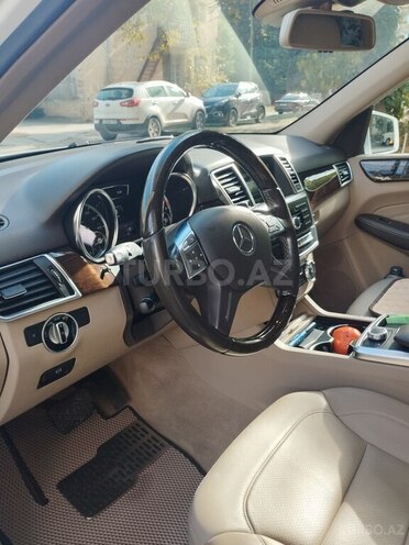 Mercedes ML 250 4MATIC 2015, 260,000 km - 2.2 l - Bakı