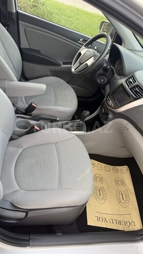 Hyundai Accent 2015, 172,000 km - 1.6 l - Bakı