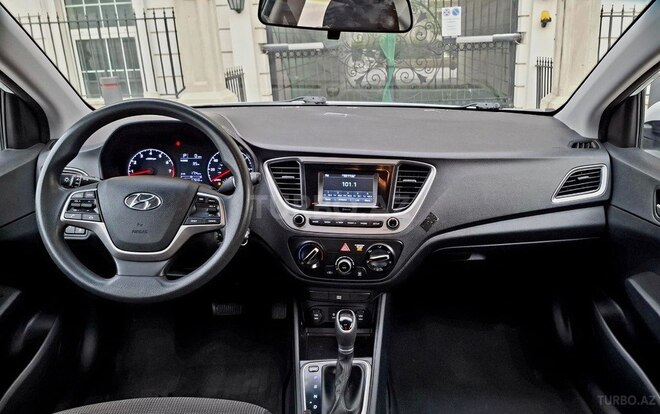 Hyundai Accent 2018, 109,435 km - 1.6 л - Bakı