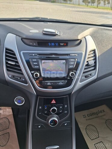 Hyundai Elantra 2015, 86,000 km - 1.8 l - Bakı